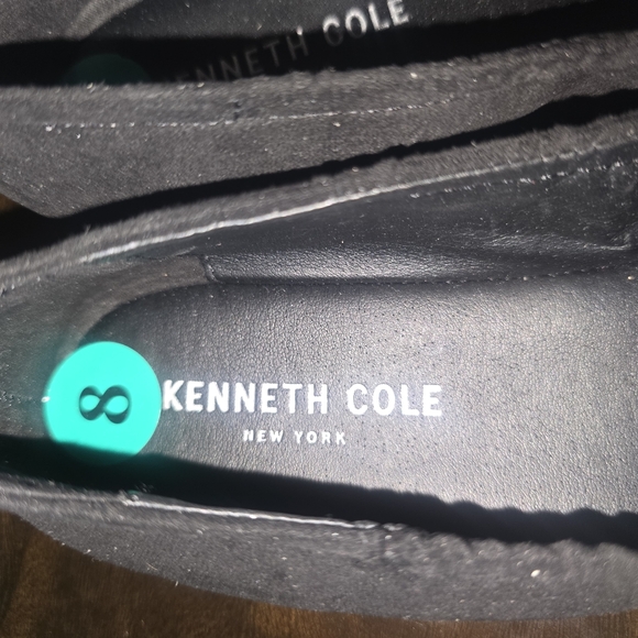 Kenneth Cole black suede and feather flats never-worn - Picture 8 of 9